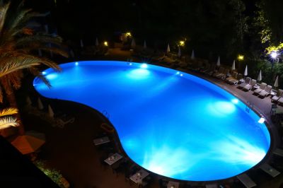 Great For Commercial and Residential Pools Alike
